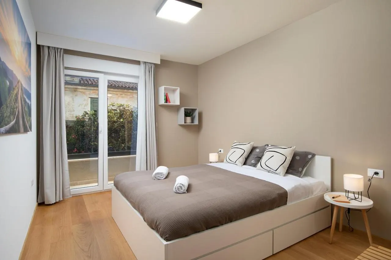 Stoja Beach Apartment Πούλα